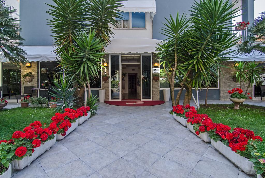 מרינה די מסה Hotel Scandinavia מראה חיצוני תמונה